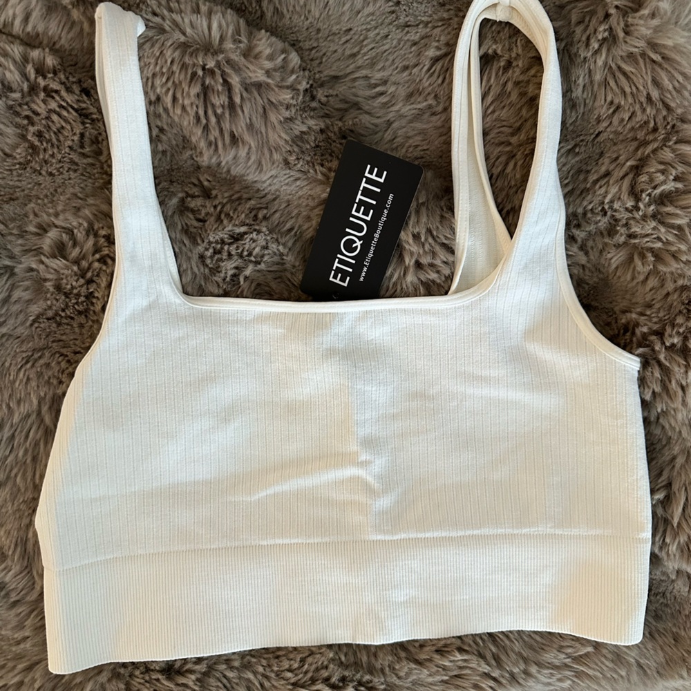 Etiquette Women's White Ribbed Seamless Sports Bra